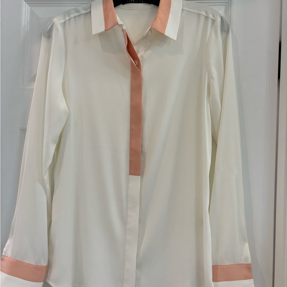 Ivanka Trump Long sleeve blouse with light peach trim